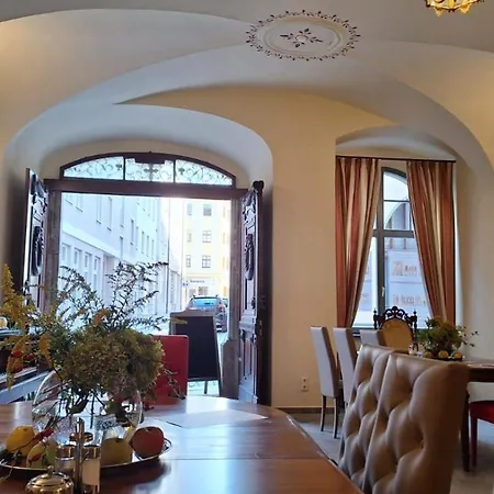 Daire Stadtpalais Bellevue-suite 3- Zimmer- Maisonettewohnung Mit Dachterrasse Maximal 4 Personen *