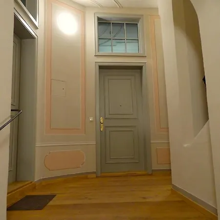 Stadtpalais Bellevue-suite 3- Zimmer- Maisonettewohnung Mit Dachterrasse Maximal 4 Personen Appartamento *