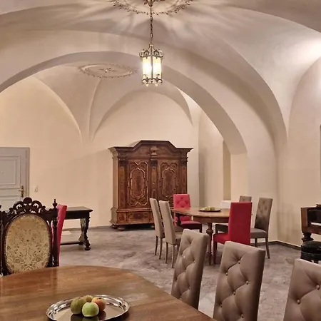 Stadtpalais Bellevue-suite 3- Zimmer- Maisonettewohnung Mit Dachterrasse Maximal 4 Personen