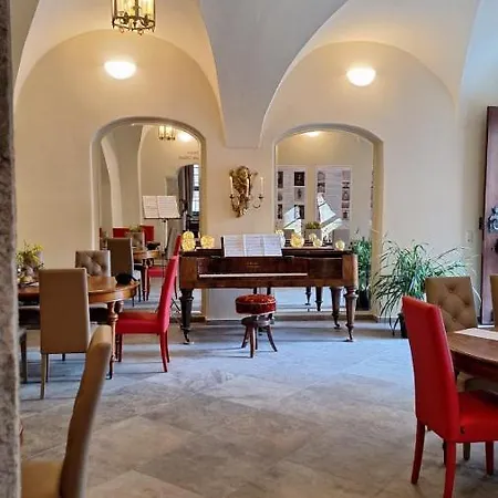 Stadtpalais Bellevue-suite 3- Zimmer- Maisonettewohnung Mit Dachterrasse Maximal 4 Personen Bautzen
