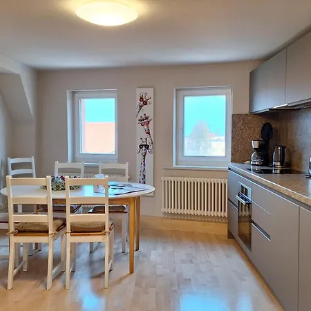 Stadtpalais Bellevue-suite 3- Zimmer- Maisonettewohnung Mit Dachterrasse Maximal 4 Personen *