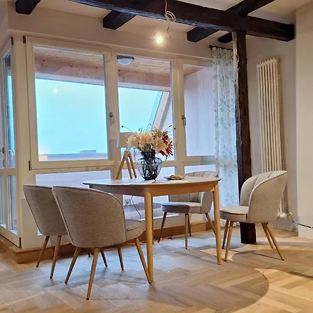 Daire Stadtpalais Bellevue-suite 3- Zimmer- Maisonettewohnung Mit Dachterrasse Maximal 4 Personen