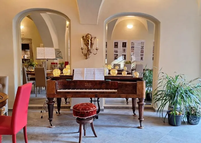 Apartment Stadtpalais Bellevue-suite 3- Zimmer- Maisonettewohnung Mit Dachterrasse Maximal 4 Personen Bautzen