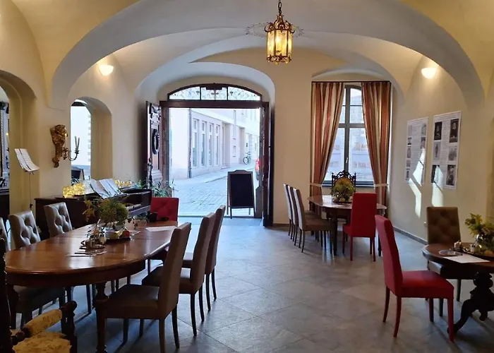 Apartment Stadtpalais Bellevue-suite 3- Zimmer- Maisonettewohnung Mit Dachterrasse Maximal 4 Personen