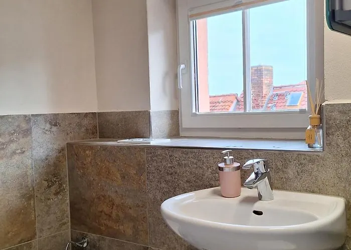 Stadtpalais Bellevue-suite 3- Zimmer- Maisonettewohnung Mit Dachterrasse Maximal 4 Personen Apartment *