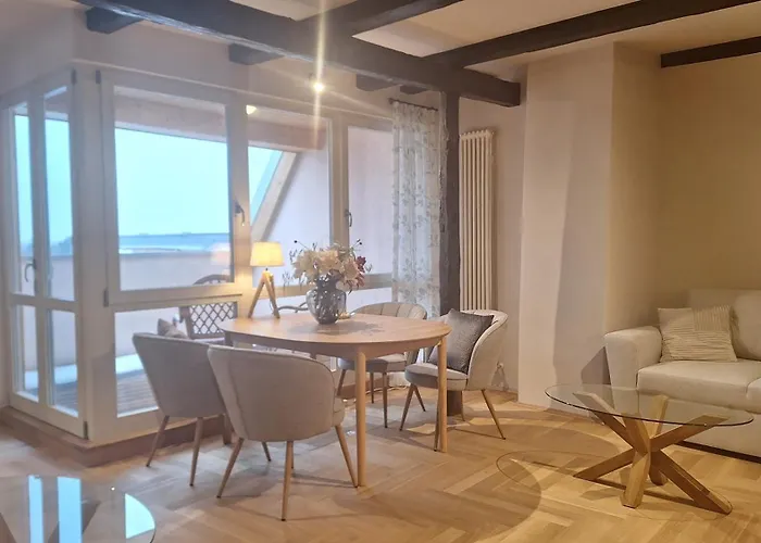 Apartment Stadtpalais Bellevue-suite 3- Zimmer- Maisonettewohnung Mit Dachterrasse Maximal 4 Personen