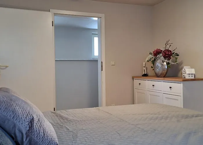 Apartment Stadtpalais Bellevue-suite 3- Zimmer- Maisonettewohnung Mit Dachterrasse Maximal 4 Personen *