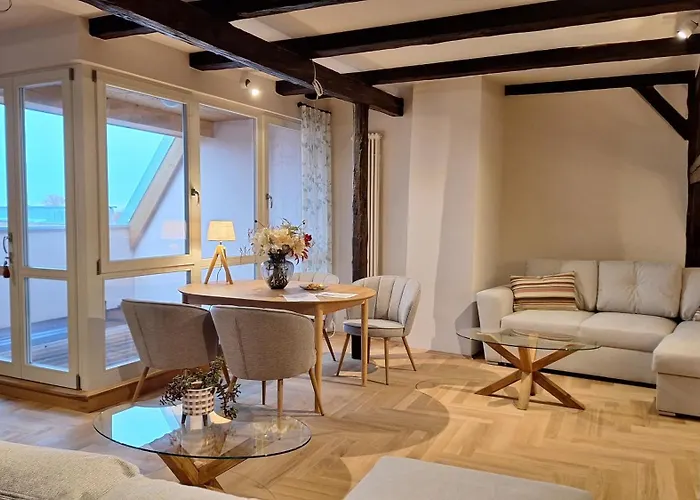 Apartment Stadtpalais Bellevue-suite 3- Zimmer- Maisonettewohnung Mit Dachterrasse Maximal 4 Personen Bautzen